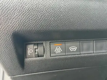 Photo 27 Peugeot 2008  PureTech 130 S&S BVM6