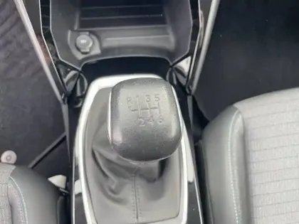 Photo 21 Peugeot 2008  PureTech 130 S&S BVM6