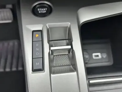 Photo 13 Peugeot 308  SW Hybrid 145 e-DCS6