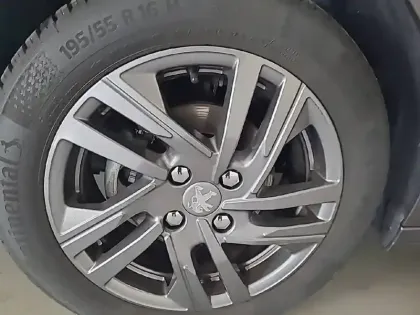 Photo 34 Peugeot 208 Gén. II Ph1 NG Style 5