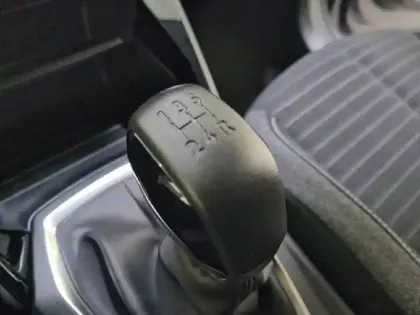 Photo 35 Peugeot 208 Gén. II Ph1 NG Style 5