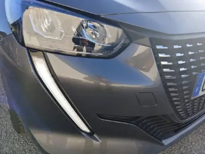 Photo 15 Peugeot 208  PureTech 75 S&S BVM5