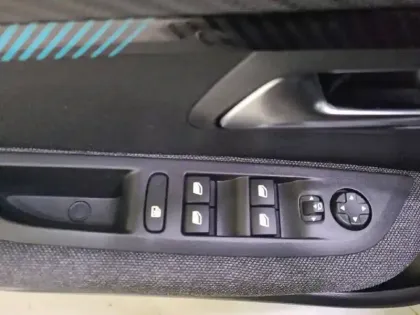 Photo 52 Peugeot 208 Gén. II Ph1 NG Style 5