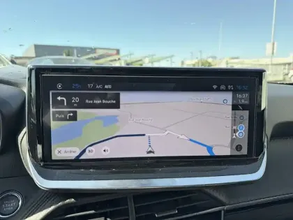Photo 17 Peugeot 2008  Electrique 54 kWh 156 ch