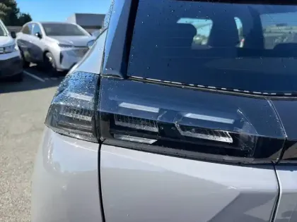 Photo 16 Peugeot 2008  Electrique 54 kWh 156 ch