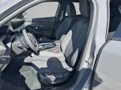 Photo 10 Peugeot 2008  Electrique 54 kWh 156 ch