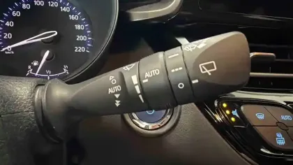 Photo 62 Toyota C-HR  Hybride 2.0L