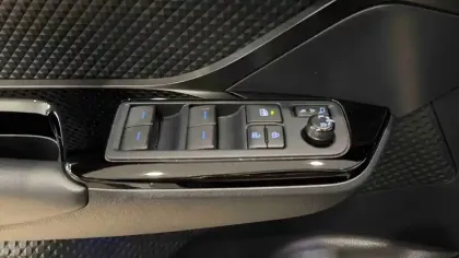 Photo 68 Toyota C-HR  Hybride 2.0L