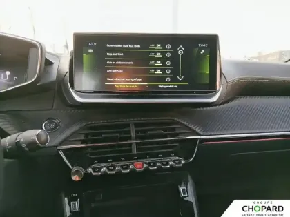 Photo 13 Peugeot 2008  PureTech 130 S&S EAT8