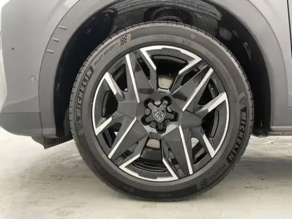 Photo 16 Peugeot 3008  Hybrid 136 e-DCS6