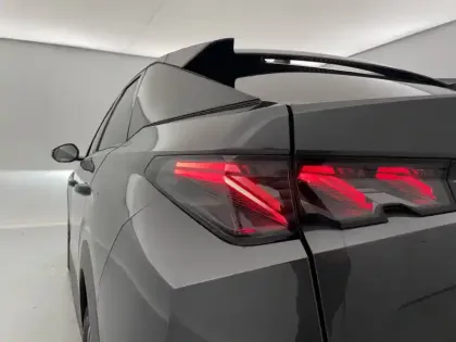 Photo 27 Peugeot 3008  Hybrid 136 e-DCS6