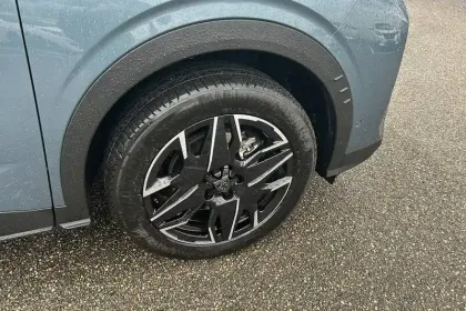 Photo 10 Peugeot 5008  Hybrid 145 ch e-DCS6