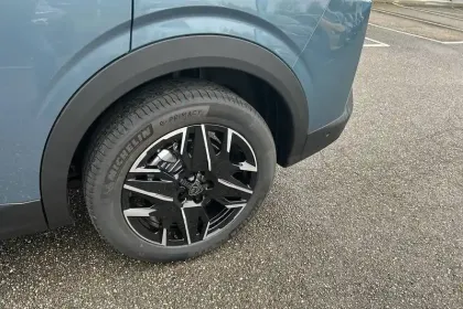 Photo 12 Peugeot 5008  Hybrid 145 ch e-DCS6