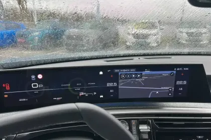 Photo 8 Peugeot 5008  Hybrid 145 ch e-DCS6