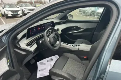 Photo 15 Peugeot 5008  Hybrid 145 ch e-DCS6