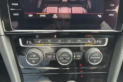 Photo 22 Volkswagen Golf  2.0 TSI 245 DSG7