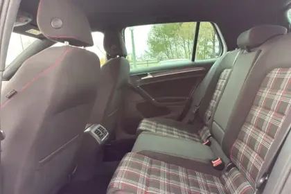 Photo 14 Volkswagen Golf  2.0 TSI 245 DSG7