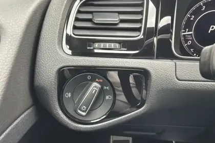 Photo 27 Volkswagen Golf  2.0 TSI 245 DSG7