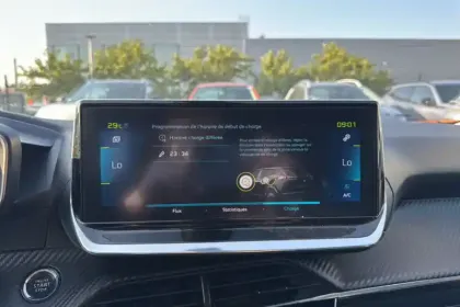 Photo 25 Peugeot 2008  Moteur électrique 136 ch