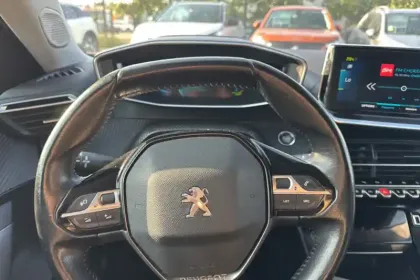 Photo 18 Peugeot 2008  Moteur électrique 136 ch