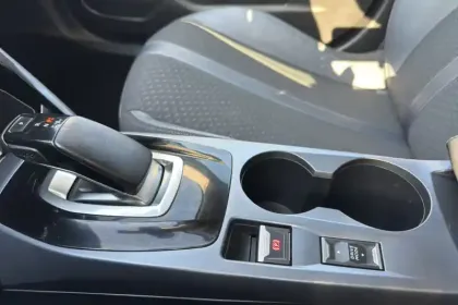 Photo 24 Peugeot 2008  Moteur électrique 136 ch