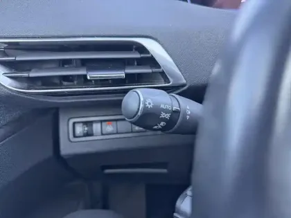 Photo 16 Peugeot 3008  PureTech 130ch S&S EAT8 Allure Pack