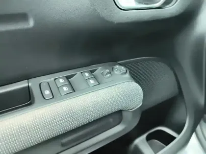 Photo 19 Citroën C3 Aircross  PureTech 110 S&S BVM6 Shine Pack