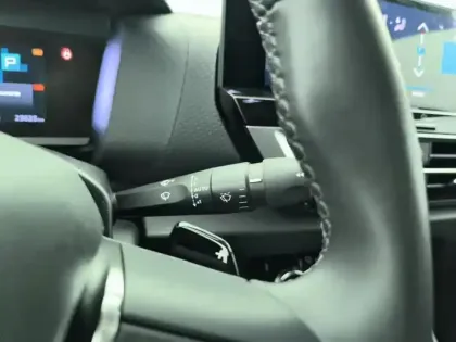 Photo 17 Citroën C4  PureTech 130 S&S EAT8 Shine