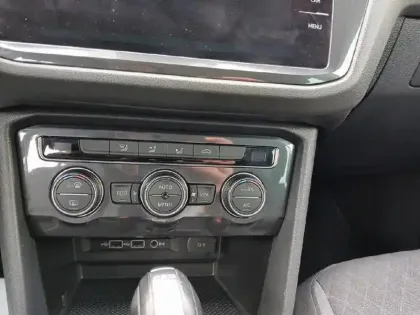 Photo 19 Volkswagen Tiguan  2.0 TDI 150 DSG7 Black R-Line