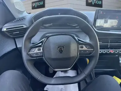 Photo 11 Peugeot 208  PureTech 75 S&S BVM5 Active