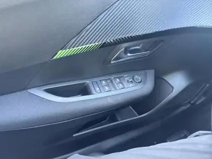 Photo 19 Peugeot 208  PureTech 75 S&S BVM5 Active