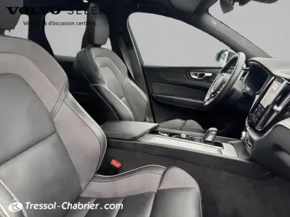 Photo 8 Volvo Xc60  T6 Recharge AWD 253 ch + 87 ch Geartronic 8 R-Design