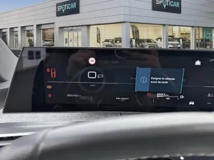 Photo 20 Peugeot 3008  Hybrid 145 e-DCS6 GT