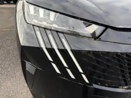 Photo 13 Peugeot 3008  Hybrid 145 e-DCS6 GT