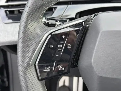 Photo 18 Peugeot 3008  Hybrid 145 e-DCS6 GT