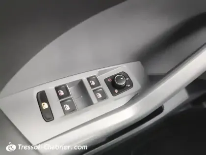 Photo 19 Volkswagen T-cross  1.0 TSI 115 Start/Stop DSG7 R-Line