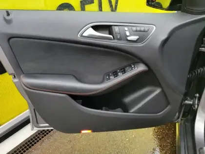 Photo 15 Mercedes Classe B 200 d Fascination Pack AMG Lin