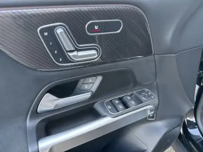 Photo 18 Mercedes GLB Gén. I (X247) Ph1 AMG Line 5