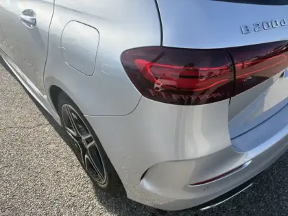 Photo 10 Mercedes Classe B 200 d AMG Line