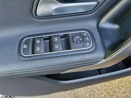 Photo 15 Mercedes Classe A 180 d Progressive Line 7 G-DCT