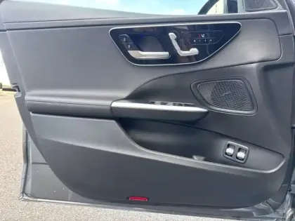 Photo 13 Mercedes Classe C  300 e Hybrid EQ Berli