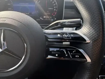 Photo 16 Mercedes Classe C  300 e Hybrid EQ Berli