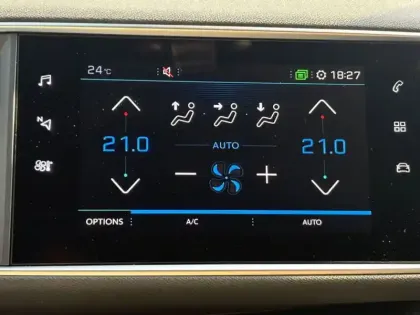 Photo 16 Peugeot 308 1.5 BlueHDi 130 GT EAT8