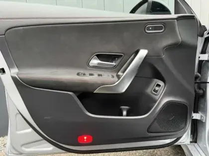 Photo 17 Mercedes CLA Coupé 250 e Hybrid EQ AMG Line