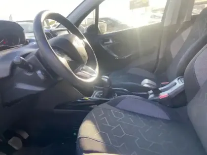 Photo 57 Peugeot 2008 Gén. I Ph2 Signature 5