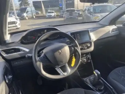 Photo 12 Peugeot 2008 1.5 BlueHDi 100ch E6.c Signature S&S BVM5 86g