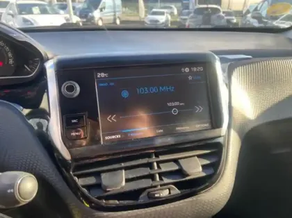 Photo 51 Peugeot 2008 Gén. I Ph2 Signature 5