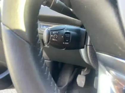 Photo 8 Peugeot 2008 1.5 BlueHDi 100ch E6.c Signature S&S BVM5 86g