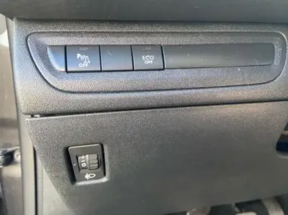 Photo 38 Peugeot 2008 Gén. I Ph2 Signature 5