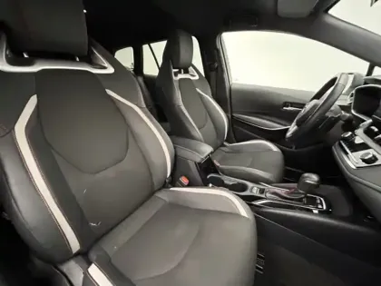 Photo 26 Toyota Corolla Hybride 196h GR Sport PACK TECHNO